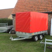 Aanhangwagen met huif